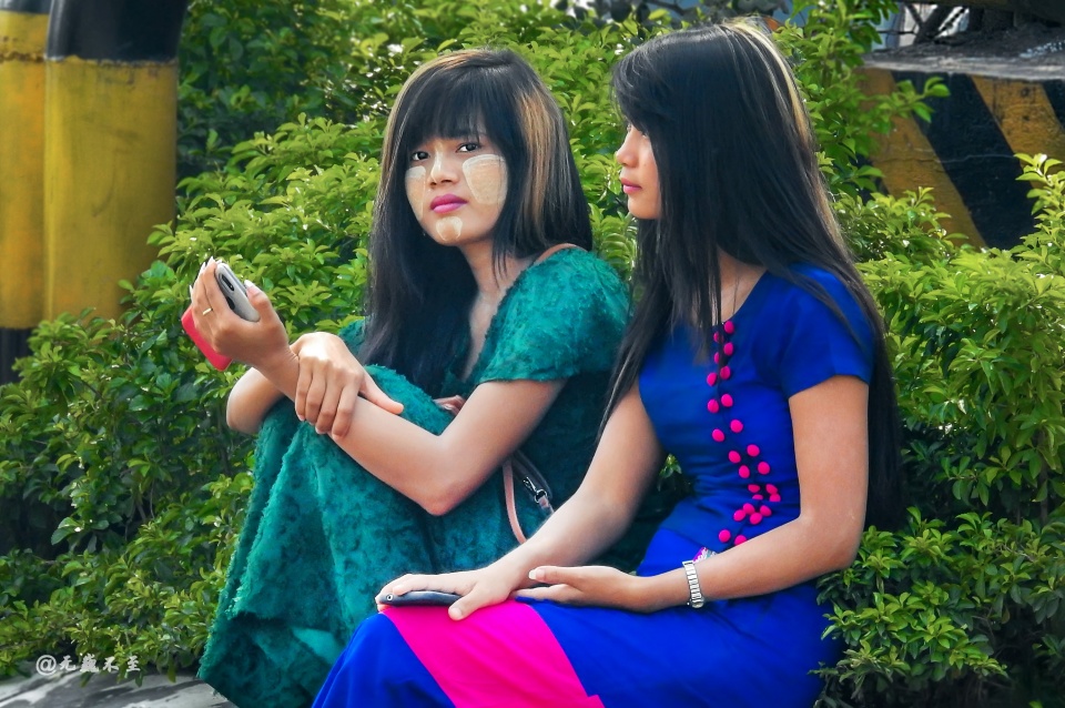 原创缅甸产美玉仰光出美女街拍形形色色的缅甸美女