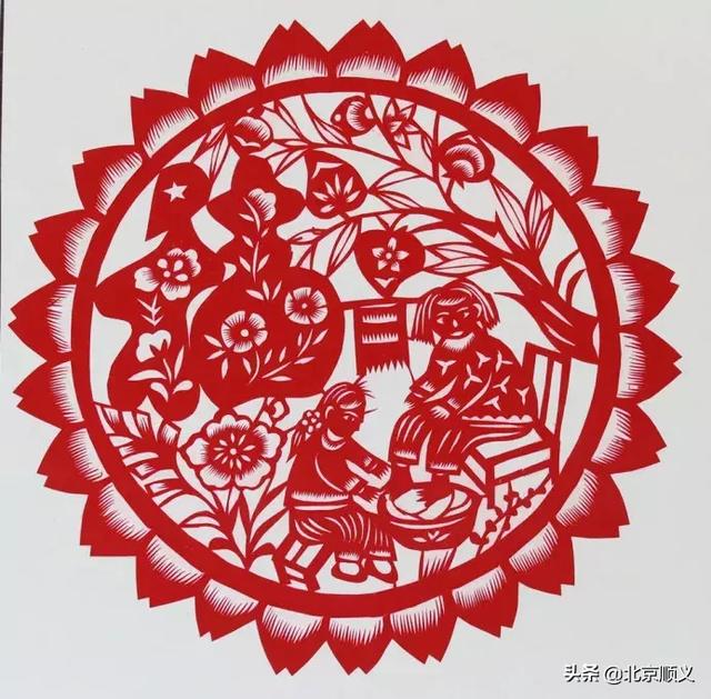 "郝氏水纹雨点剪纸"起源于人们祈求雨水的美好愿望,作为民间艺术,到