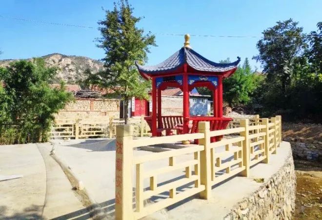 莱州市程郭镇唐家村,位于程郭镇东南,这个村庄在四面环山的洼地,山峦