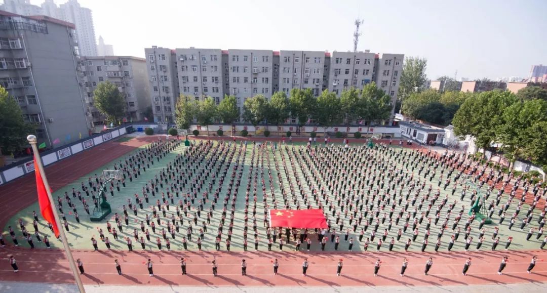 石家庄市庄园小学开展"我是护旗手,同升一面旗"爱国主题活动