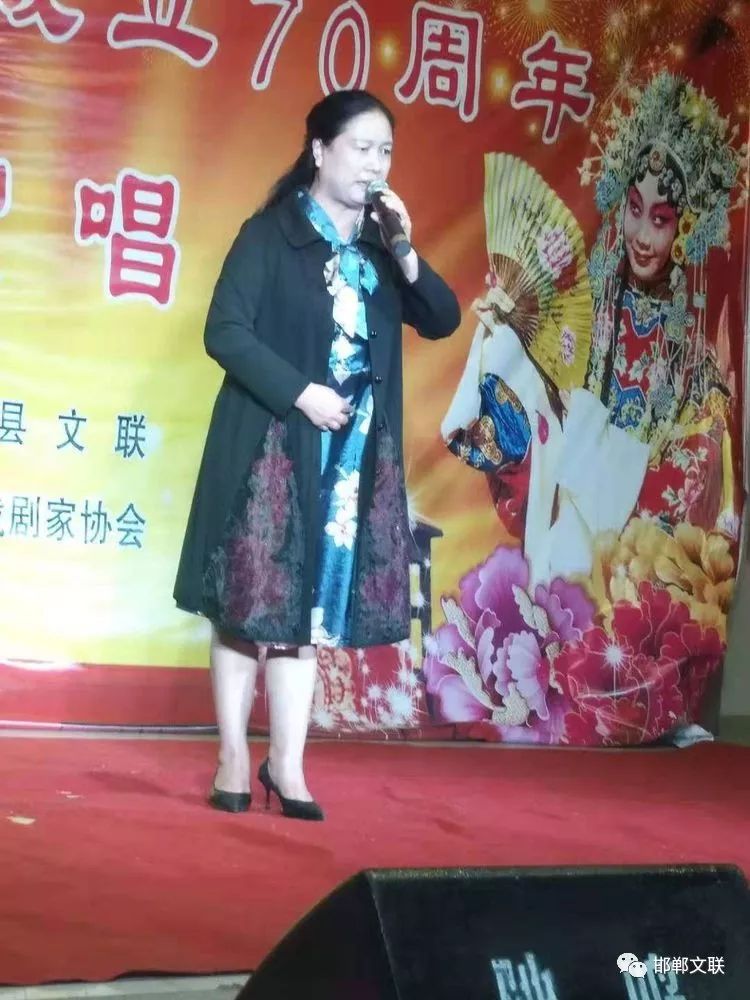 掌声久久回荡……主办单位:鸡泽县文联承办单位:鸡泽县戏剧家