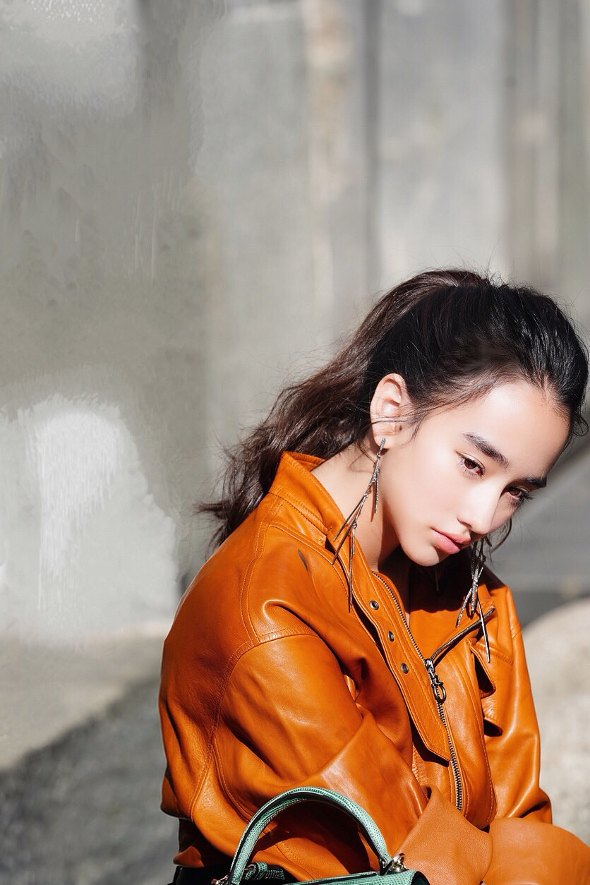 米兰时装周之行,李宛妲释放原生态自然魅力,用其自信