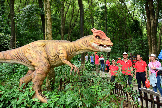 恐龙震撼来袭佛山侏罗纪公园国庆假期开园就在罗南生态园