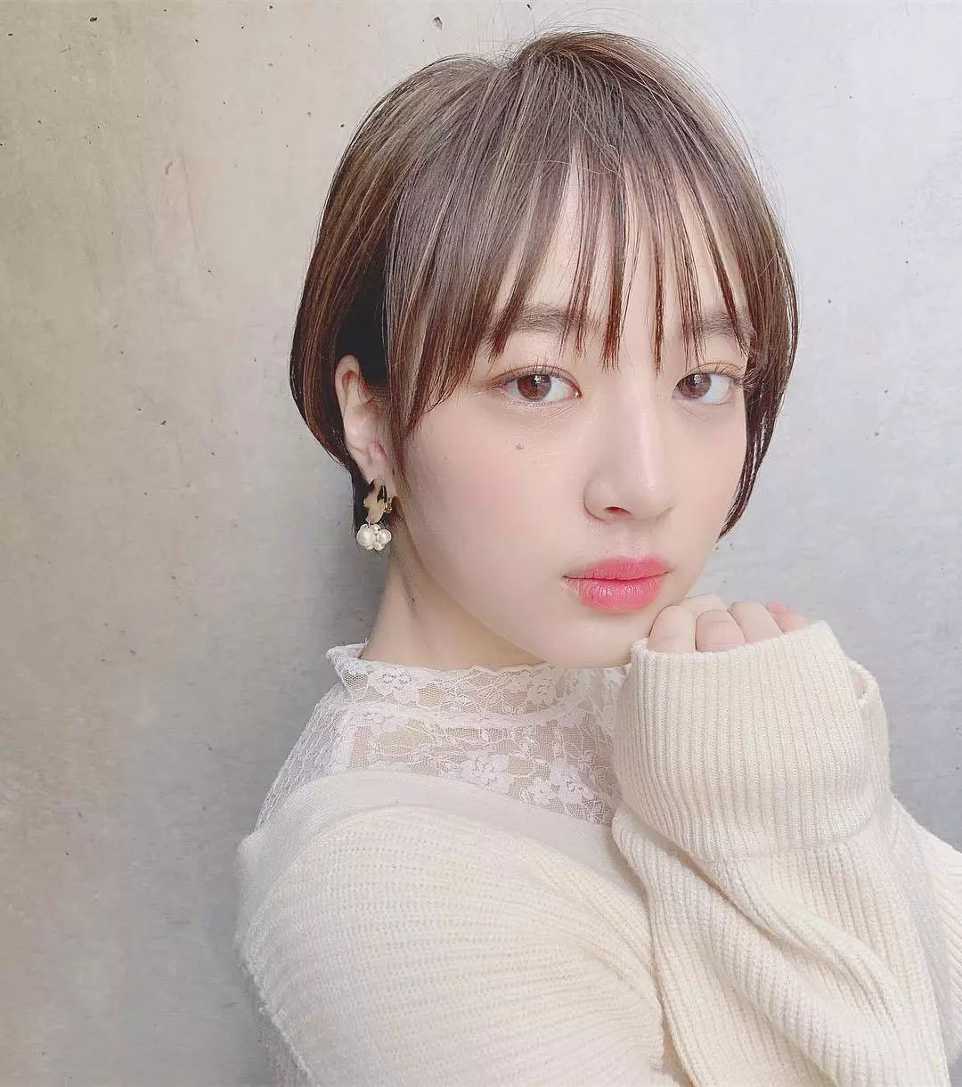 短发没有女人味吗