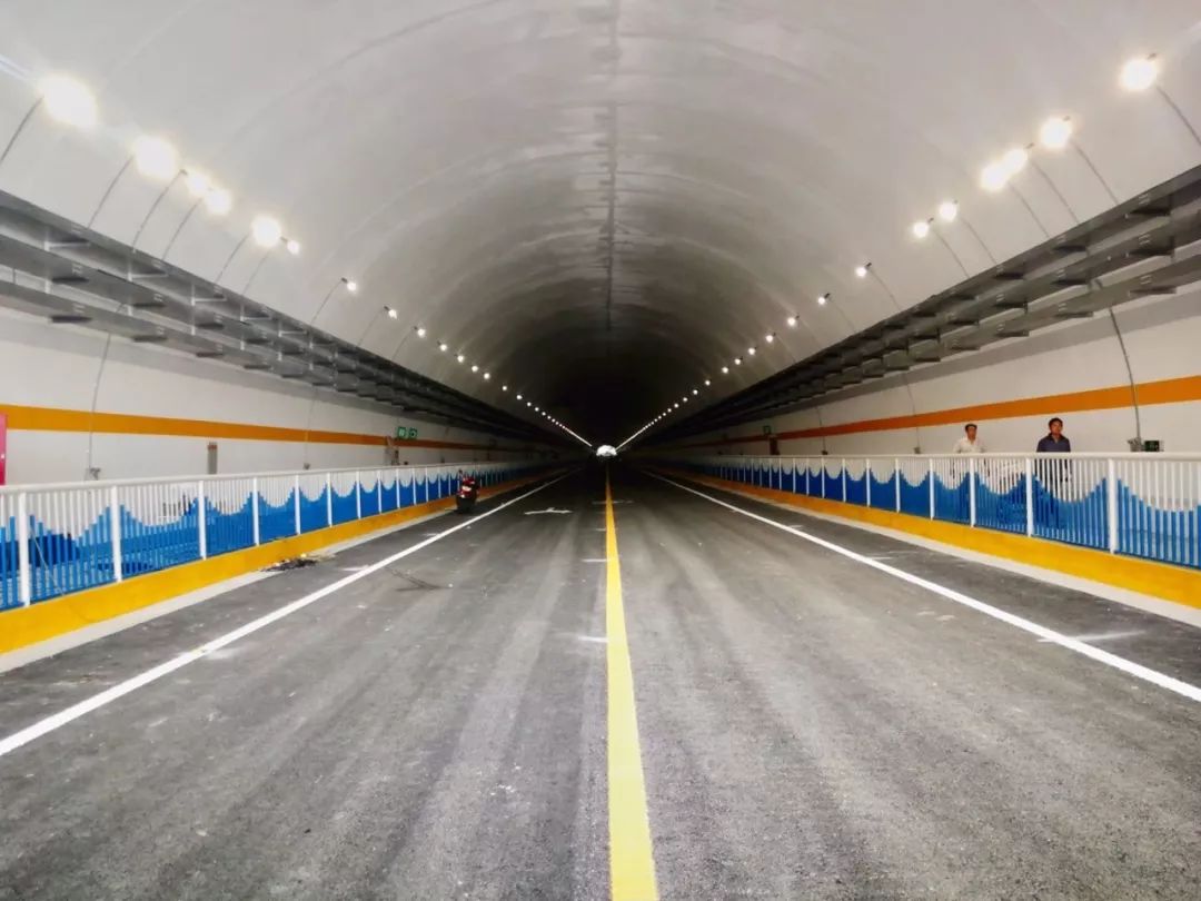 白河县城副中心中厂镇红石河隧道通车试运行啦