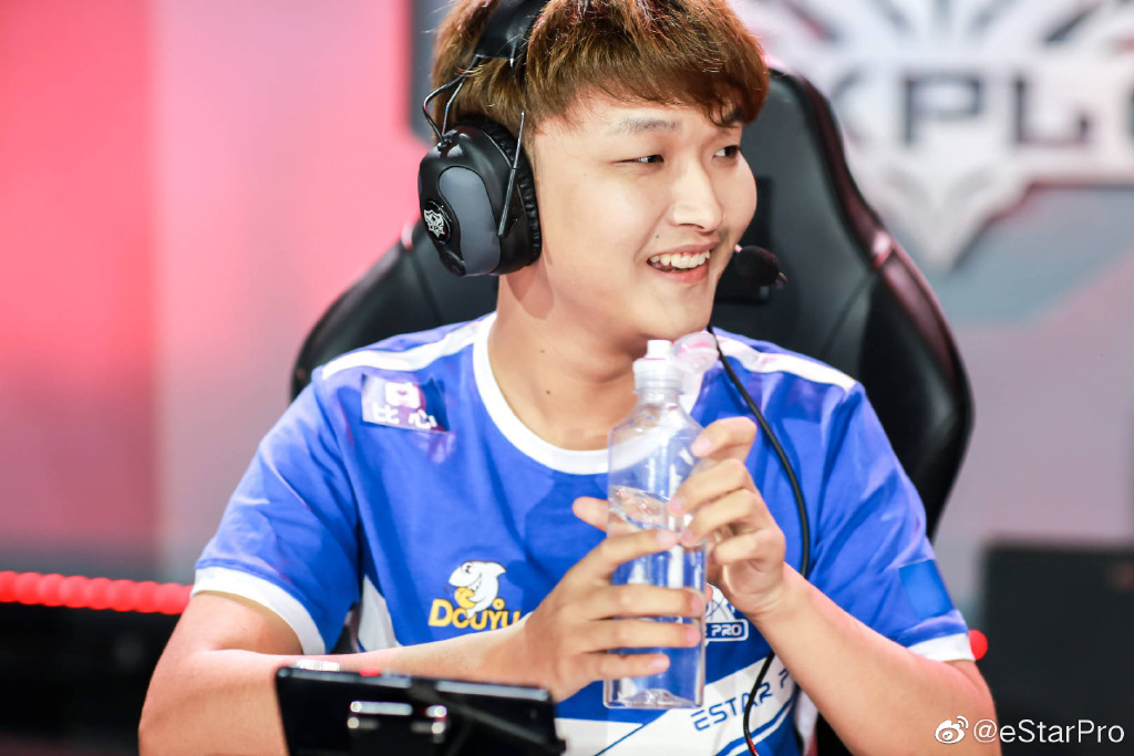 rng.m取胜仍存进步空间 qghappy欲成顶尖战队道阻且长