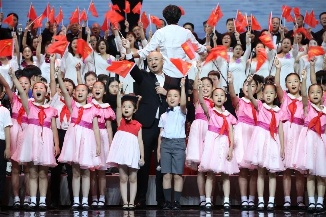 侧记我和我的祖国小伙伴唱出对祖国的挚爱深情