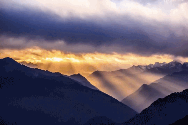 云朵上的民族"羌族人的祖先为躲避战乱搬到这里很多年前已经有了上