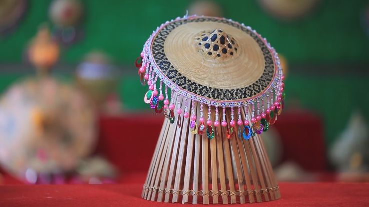 为了将这项传统手工艺发扬光大,环江县多次开办花竹帽培训班,邀请花竹