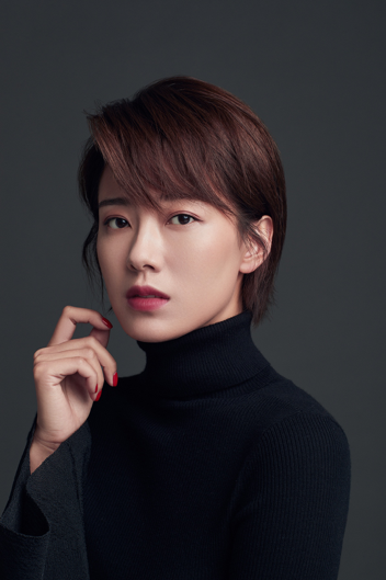 演员孟真勇敢做自己不畏时代做攀登者