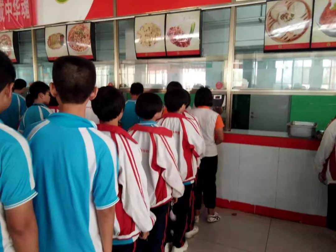 【校园动态】提升服务意识 献礼祖国70华诞!_南宫