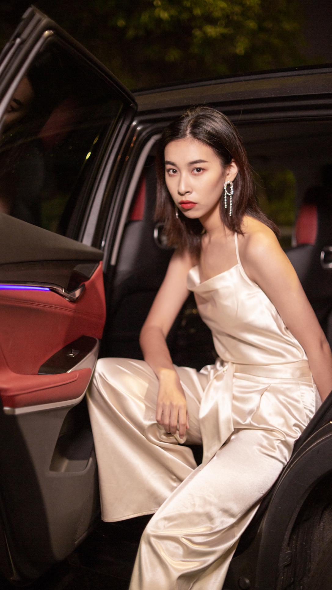 愿今后始终有你晒出媳妇与75p的魅力合影