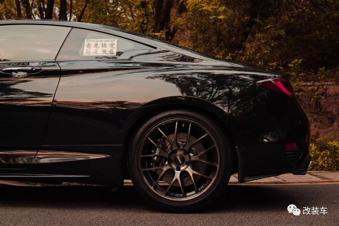 奇瑞王英菲尼迪q60改装黑武士全身散发出凶猛气息