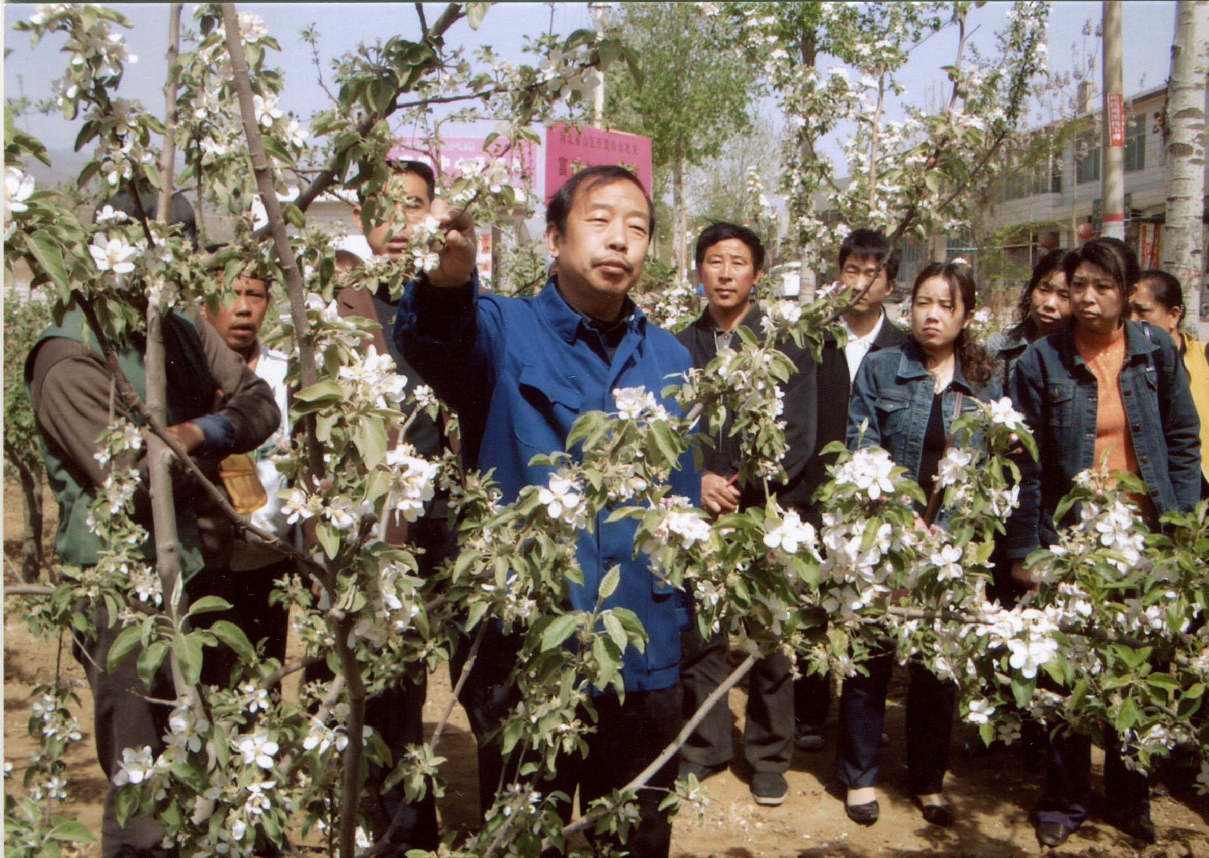 河北農大教授李保國被授予人民楷模去世後妻子接力扶貧