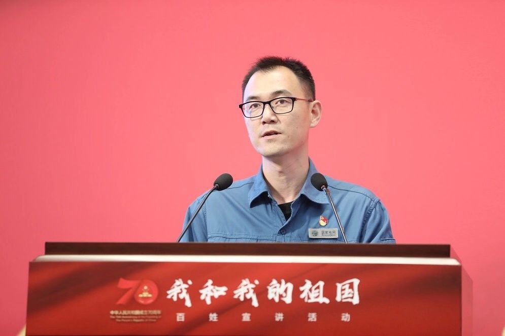 他们有在本职岗位默默奉献的奋斗者陈国瑞,王克荣,有"大国工匠"王进