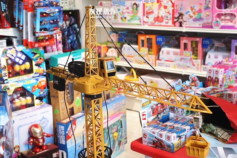 焦作这个玩具店火了超级飞侠爆裂飞车神兽金刚都在场吸引超多家长和