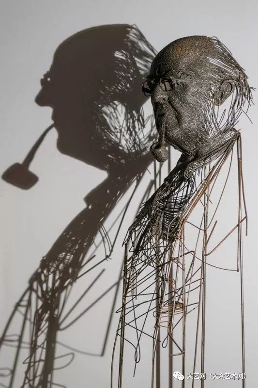 自信的金属线条的张力特色焊接雕塑