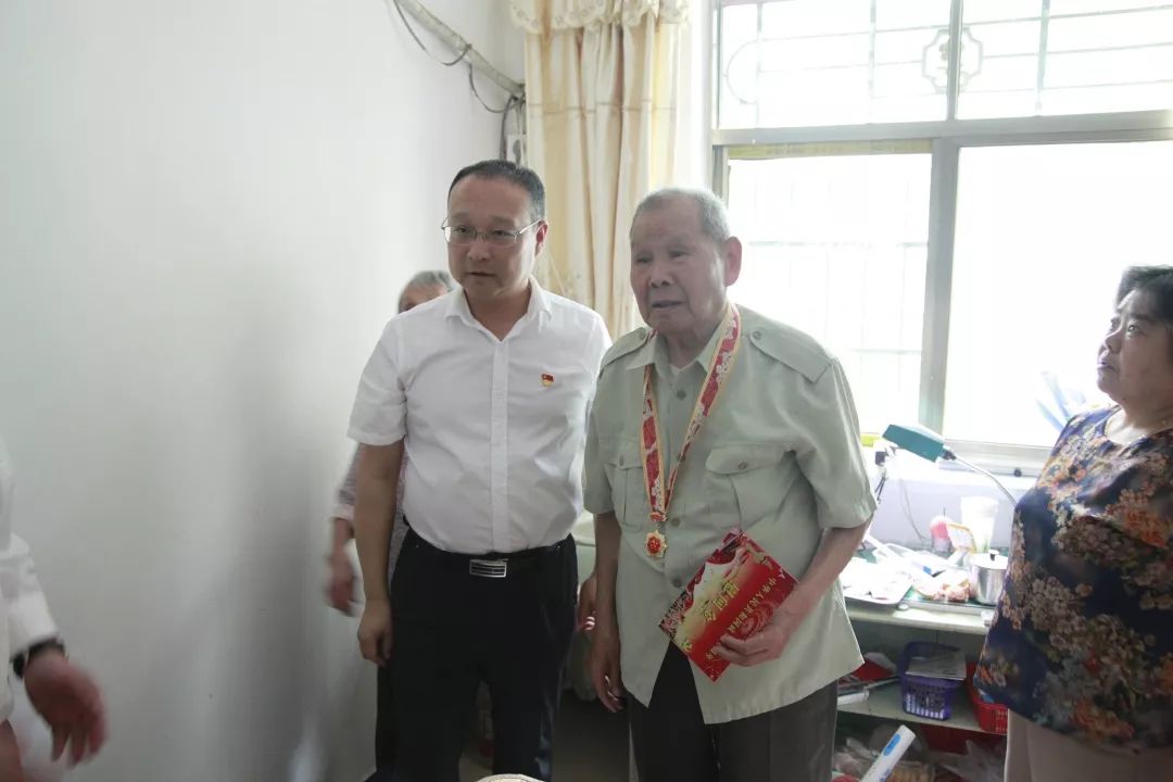 李元涛,陈武军,汪嫄开展庆祝新中国成立70周年走访慰问活动_工作