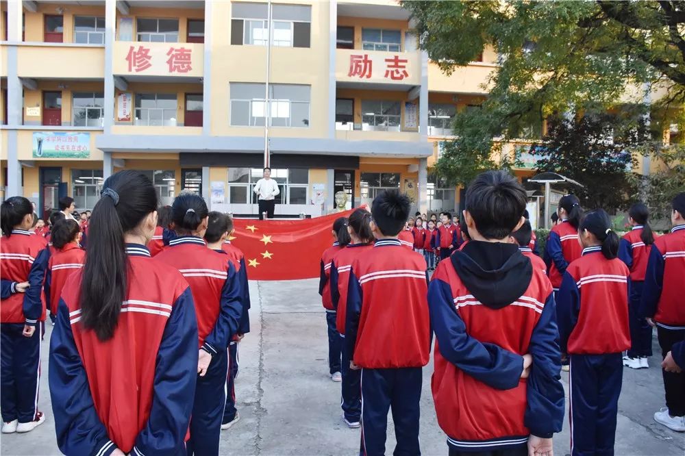 南张小学:校歌唱响校园《梦想从这里启航》