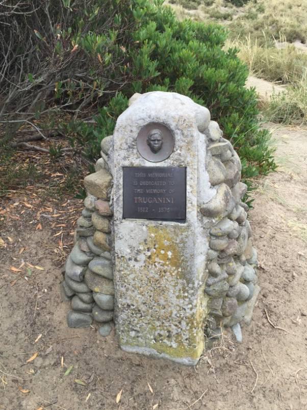 我能够想象楚格尼尼内心的恐惧,周围都是贪婪的眼神,盘算着你皮肤