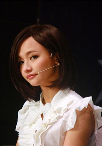 原创虎牙一姐现身母校演讲学习热爱坚持感恩