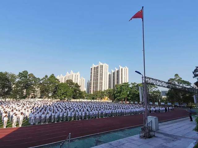 潮阳一中明光学校校服图片