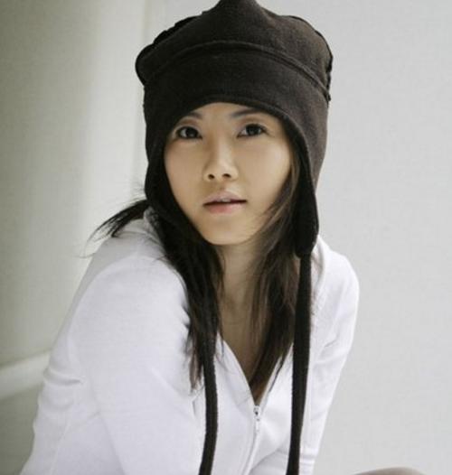 曾是张国立御用歌手,丈夫是牛津大学高材生,如今已是两孩子的妈_戴娆