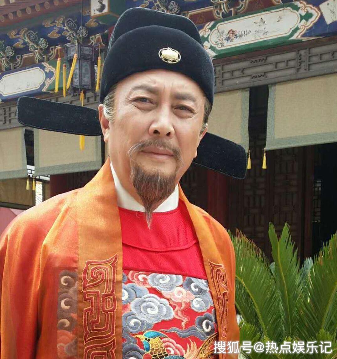 唐国强说金句获赞老艺术家说话水平真高王俊凯粉丝出来走两步