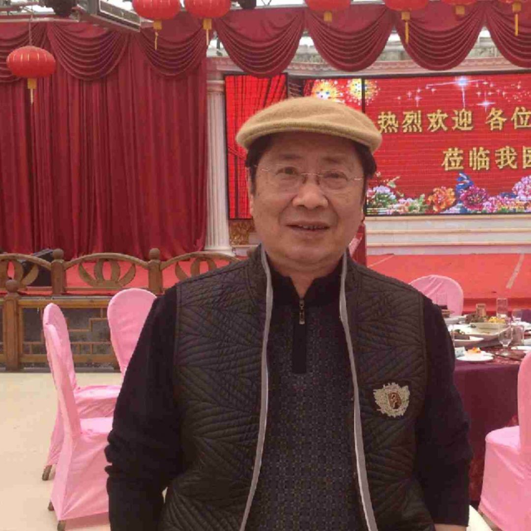 本剧由上海滑稽剧团沈双华老师(国家一级演员,著名"双字辈"滑稽表演