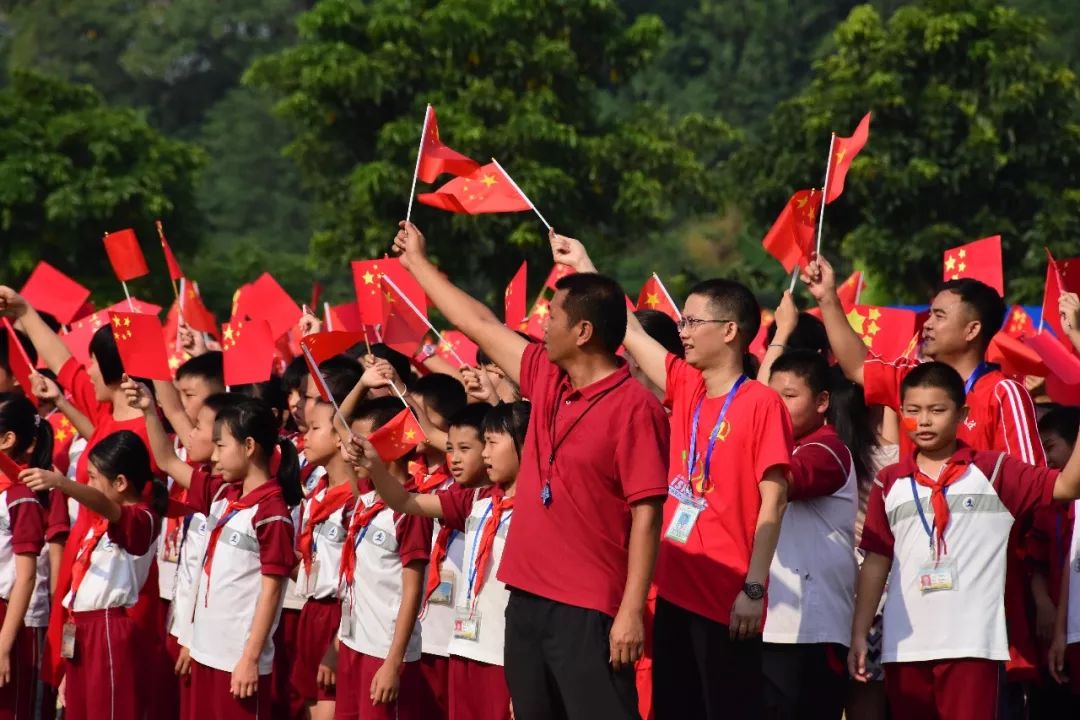 三水中学附属初中的同学们 一张张可爱的笑脸 白坭第二小学  白坭第