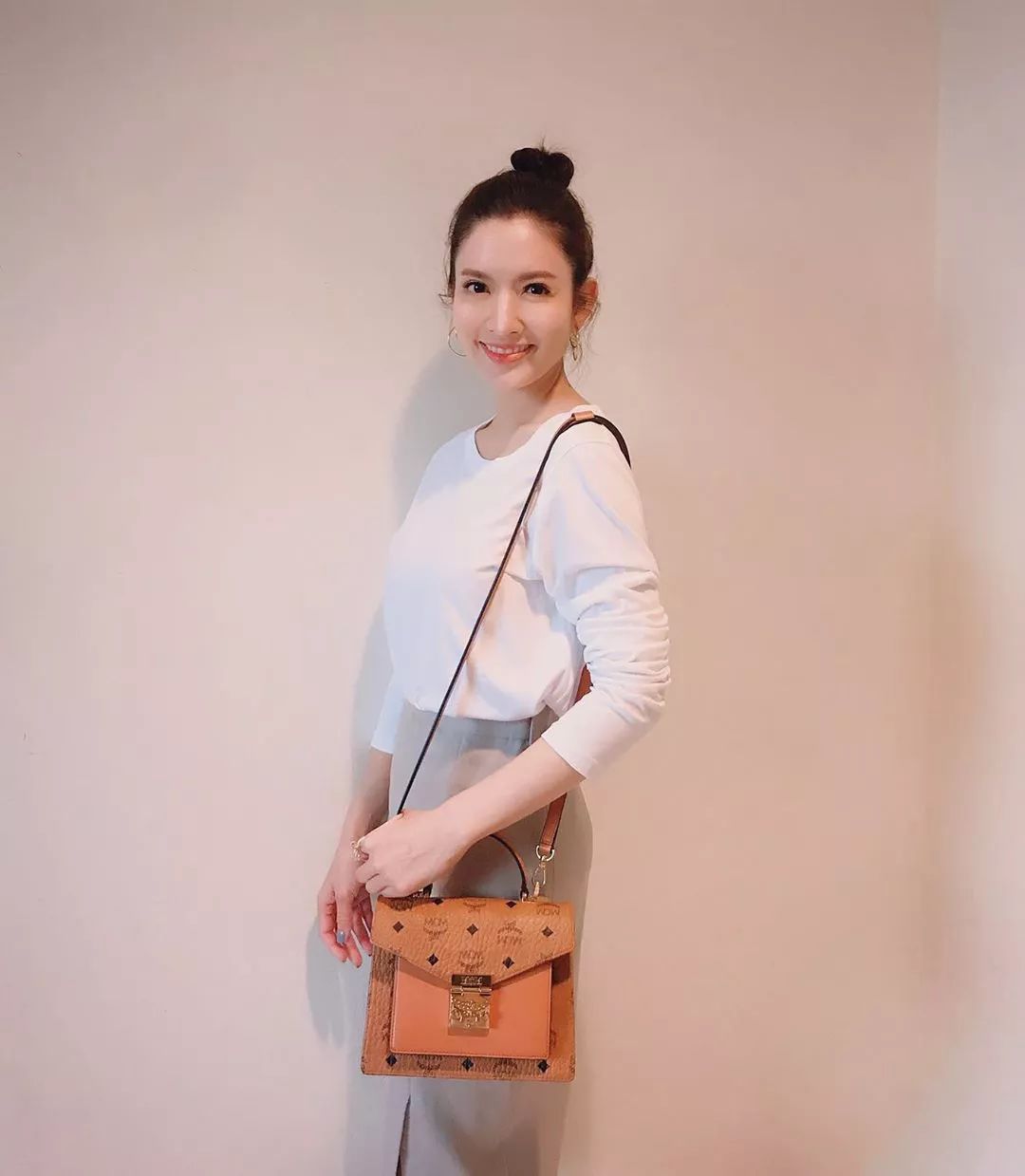 泰星aff复出搭档当红小生tor主演浪漫爱情新泰剧《在你身边重生》!