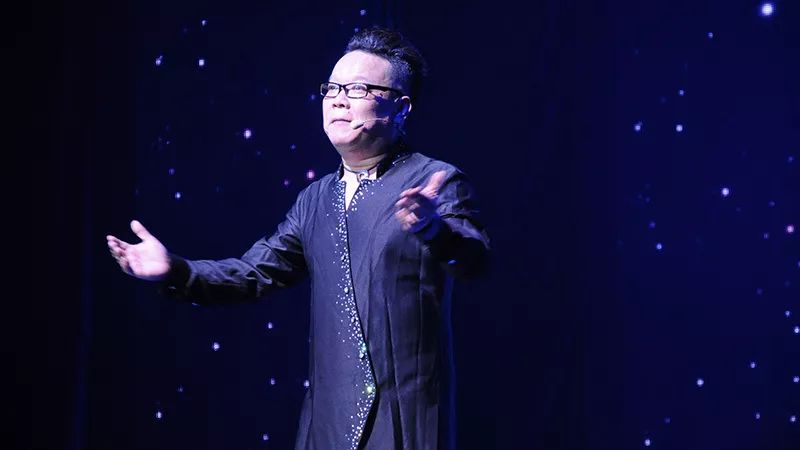 主持肯德鸡(吴念)演艺环节当然必不可少作为宁海唯一一家演艺音乐烤吧