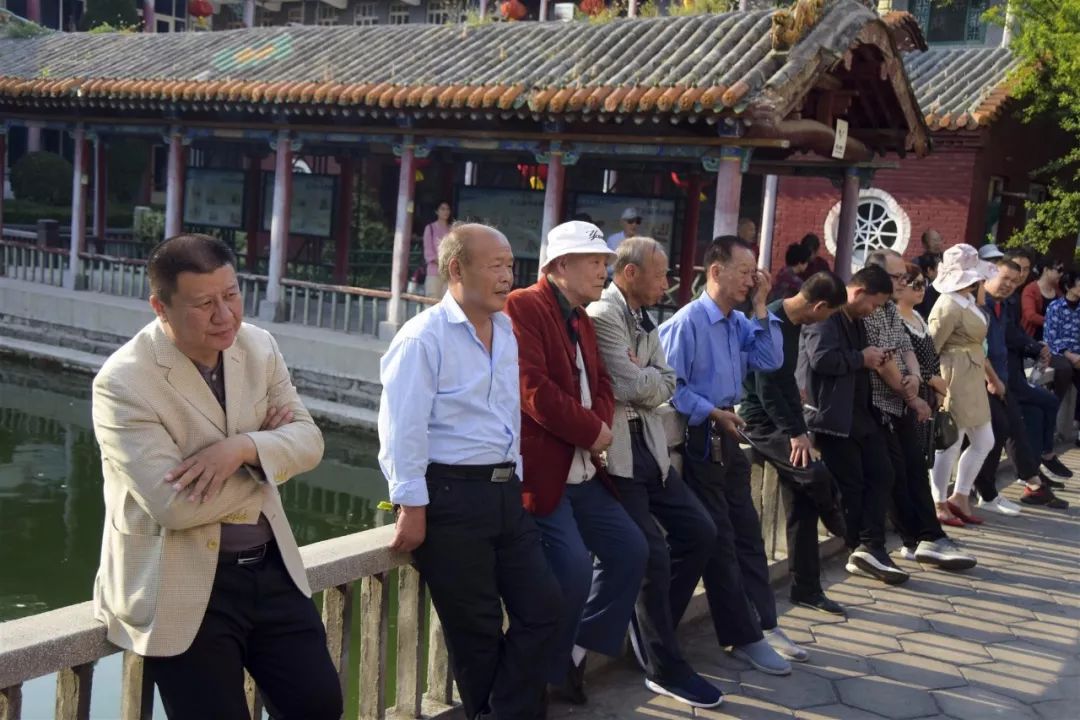 张嫣然山西广播电视台美女主持人与郑法根老师上党梆子第一小生依然是