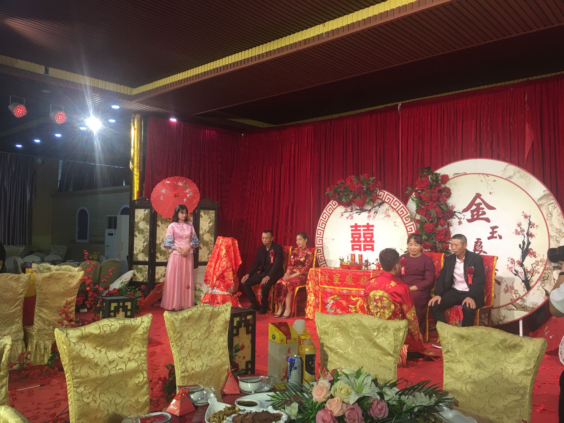 传统中式婚礼,更具有仪式感