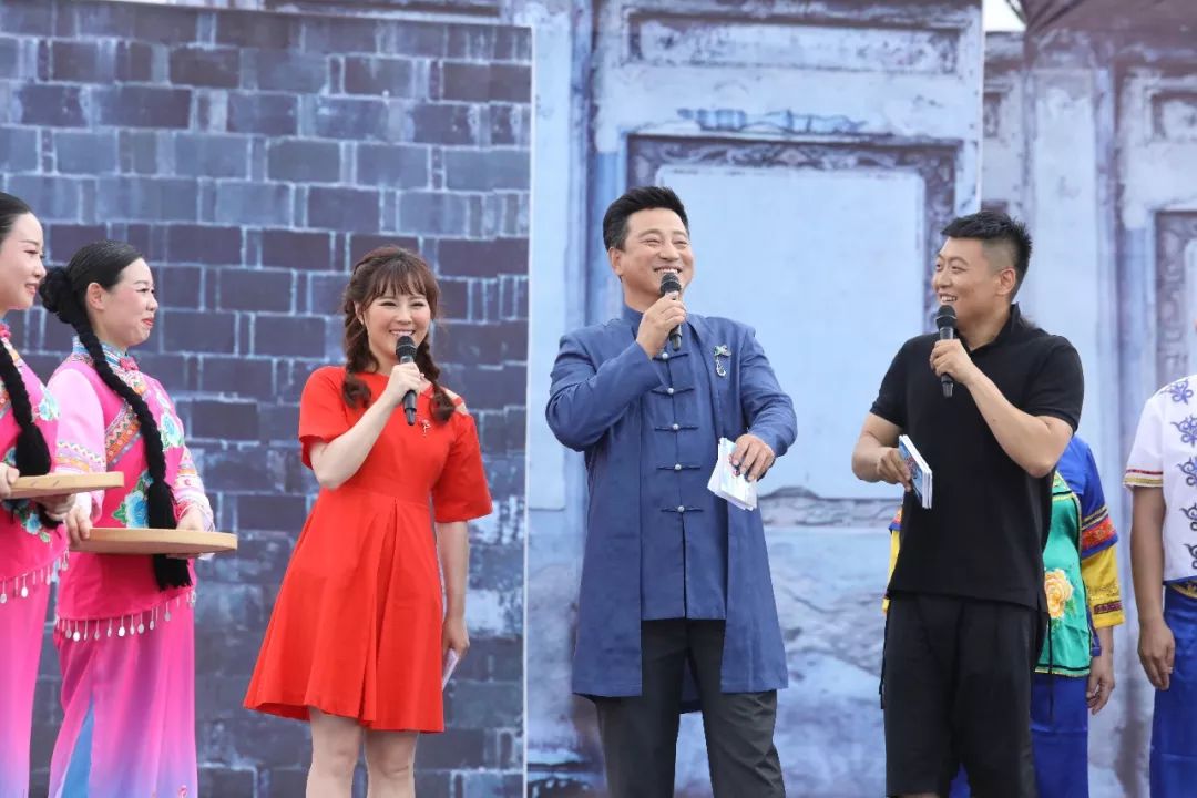 开场舞《盛世连城》,好不热闹～主持人小毕哥宣布录制开始,7月5日