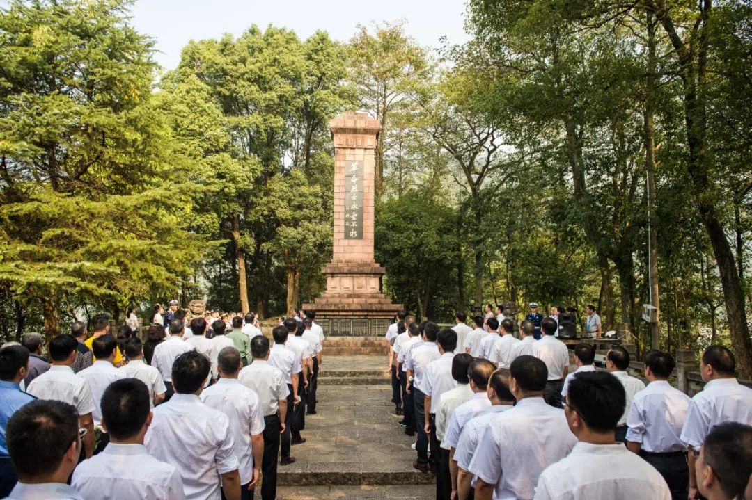 不会忘记桐庐举行革命烈士公祭仪式