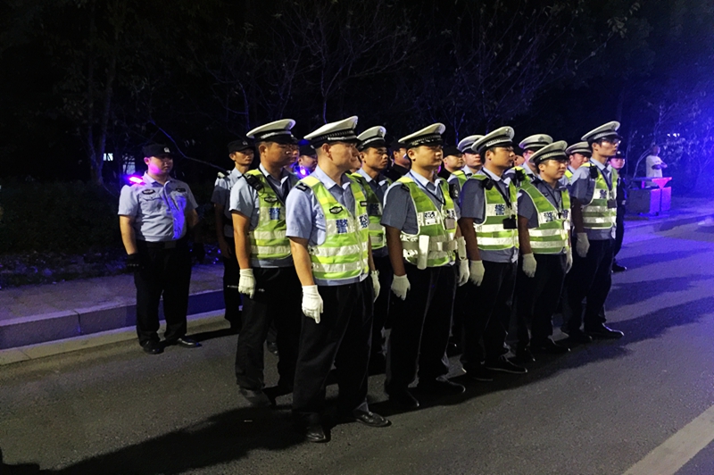常德交警直属二大队:周末夜查行动 16人酒后驾车被查