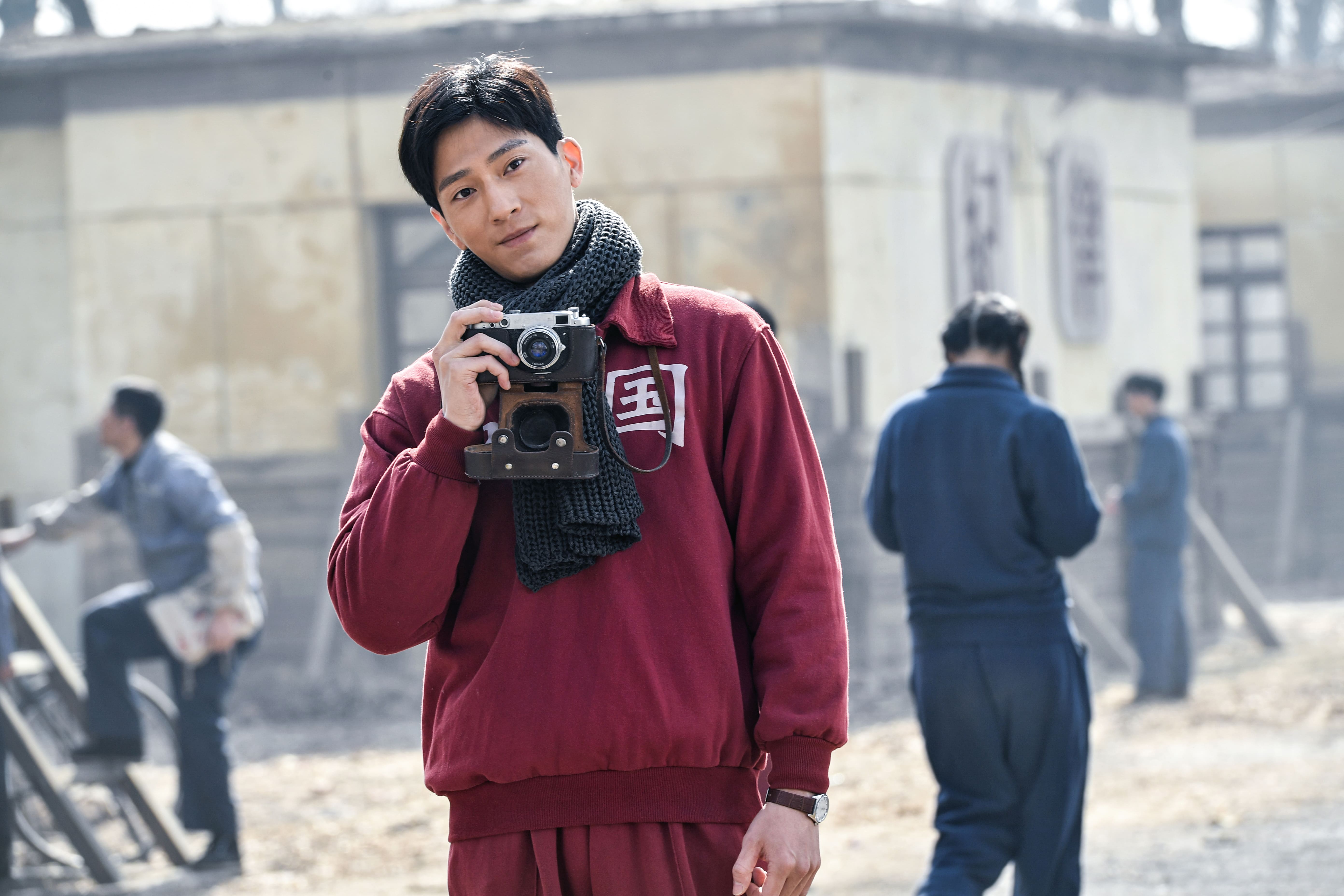 井柏然《攀登者》正式上映 演绎摄影师攀登珠峰记录历史瞬间