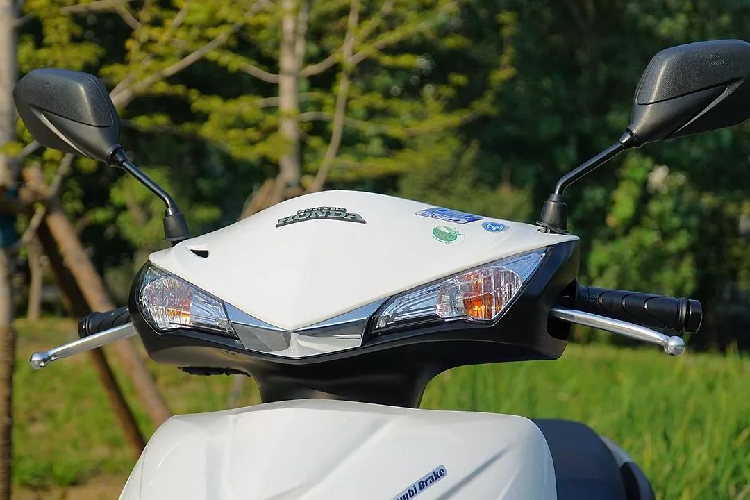 小踏板也可以智能出行五羊本田国四睿影110试驾