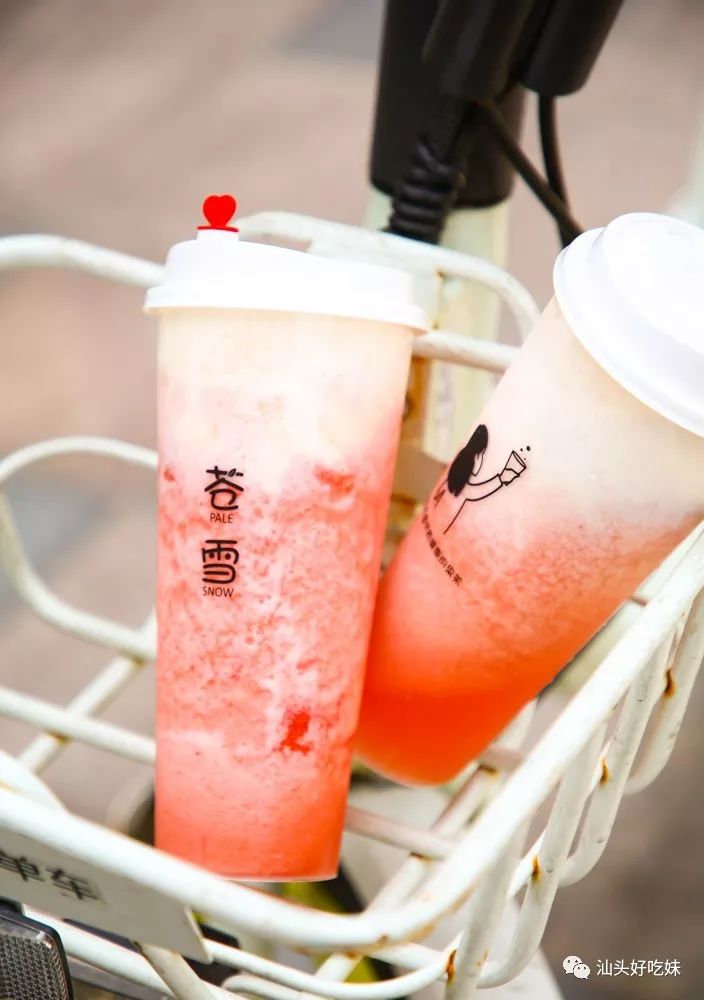 雪顶草莓酪枫他们家的雪顶水果系列,小妹推荐你们一定要试一下,产品不