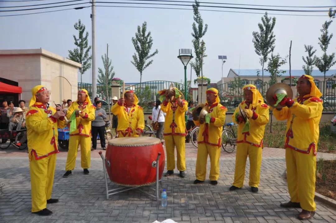 文化育镇走高跷扭秧歌快看庞各庄这70年的文艺范儿