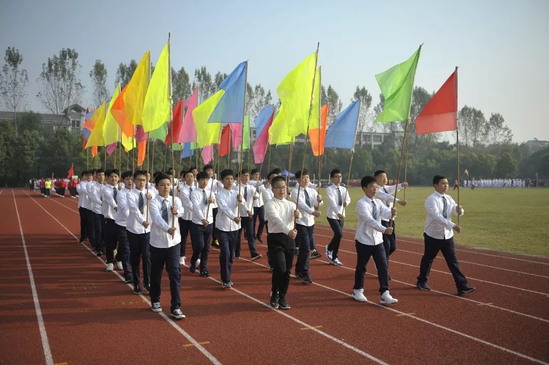 真会玩∣朝晖初中运动会开幕式走方阵每个人都是戏精