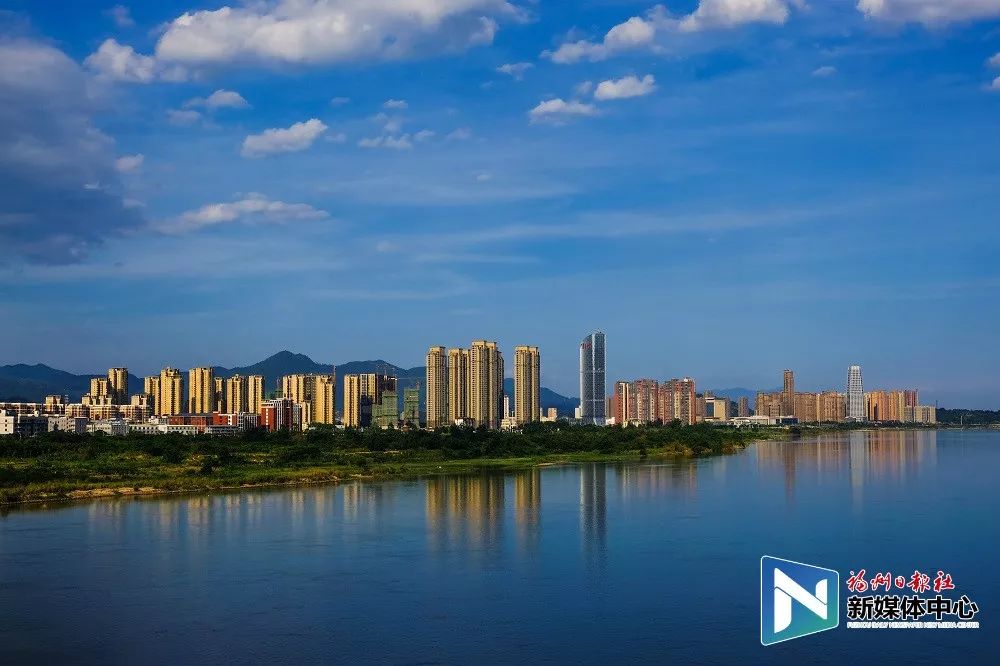 9月29日 福州日报社新媒体中心 携手闽侯县融媒体中心 推出 "榕耀70