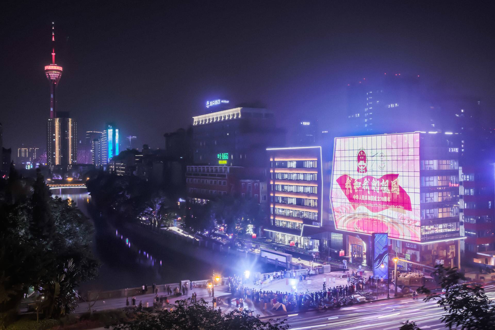 成都再添休闲消费体验新场景 猛追湾市民休闲区一期完成改造全新亮相