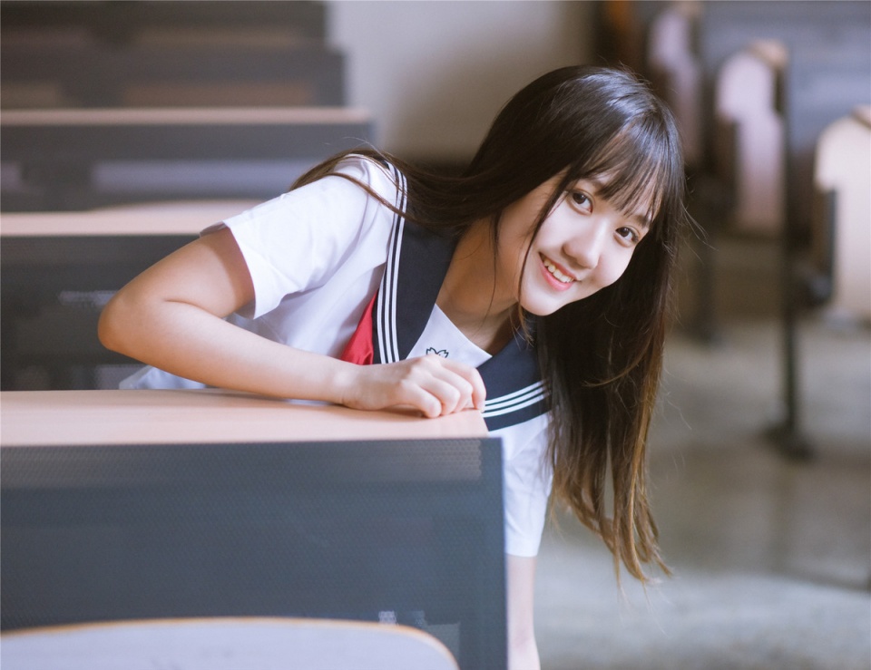 阳光美少女靓丽清新青春校园风摄影