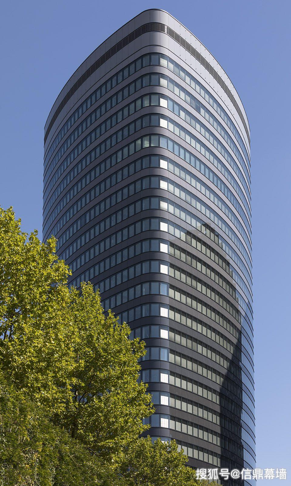 明框玻璃幕墙赋予建筑另类视觉效果_大楼