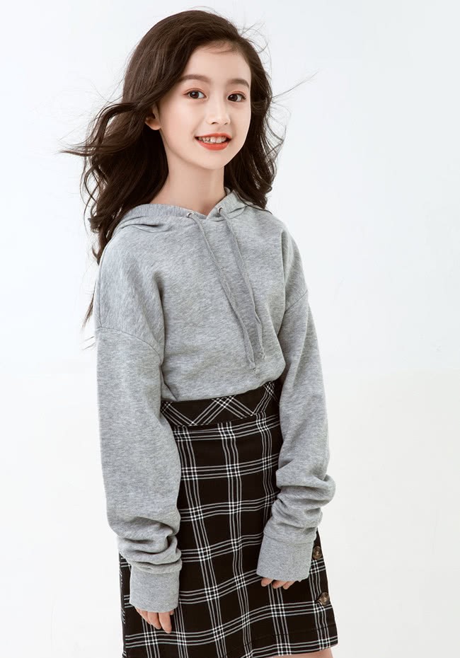 小小年纪就穿"滑板鞋"搭长袜,潮到飞起了!