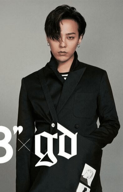 1994年,以儿童组合roora成员身份出道,并登上了蚕室演唱会的舞台,男子