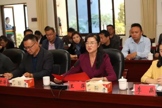 安宁市人民政府与曲靖市第一中学举行合作办学签约仪式