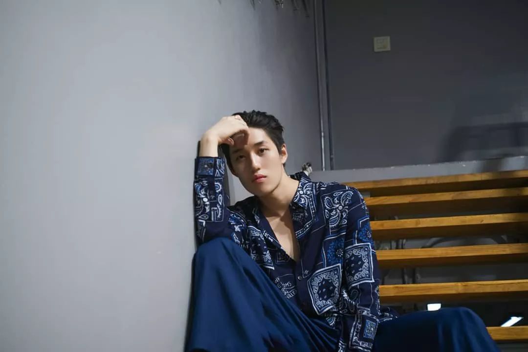 泰星aff复出搭档当红小生tor主演浪漫爱情新泰剧《在你身边重生》!